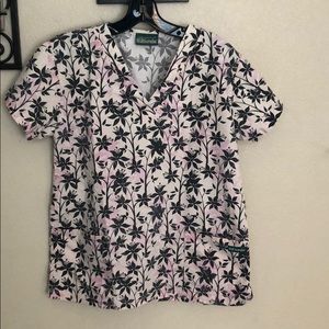 Uniform advantage pink flower Vneck scrub top smal
